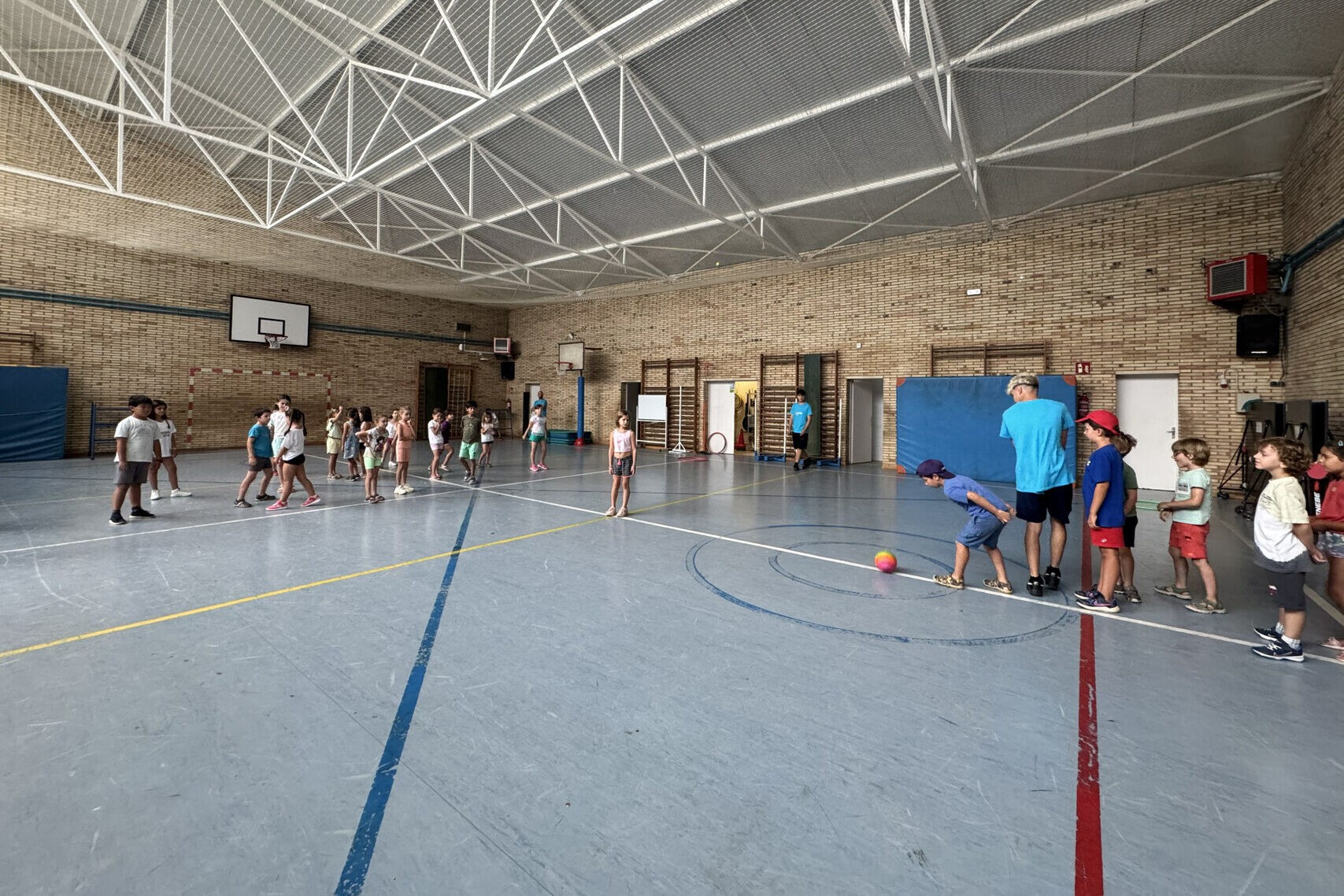 Jocs al pavelló, casal Can Llobet 2025